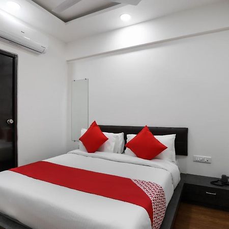 Oyo 40139 Hotel Peradiot Ahmedabad Extérieur photo