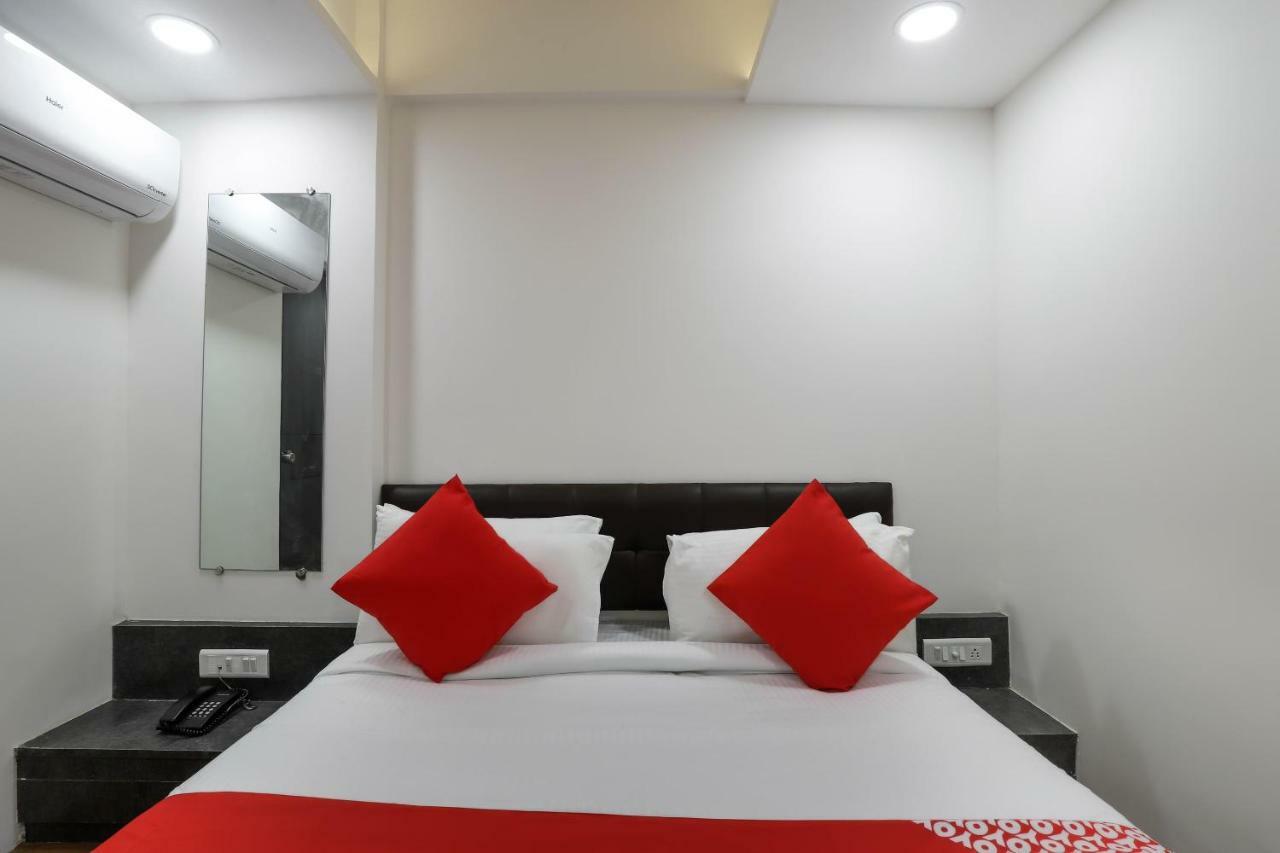 Oyo 40139 Hotel Peradiot Ahmedabad Extérieur photo